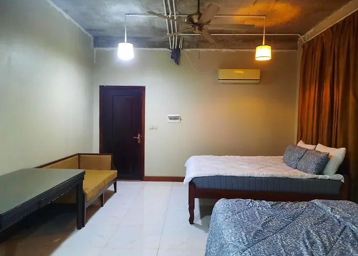 Pensjonat Red Road House *